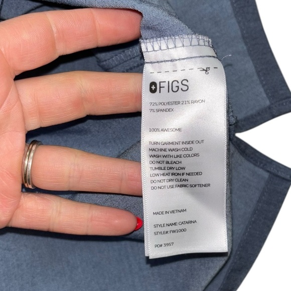 FIGS Technical Collection Blue Gray Scrub Top Women’s M Healthcare RN Doctor MD - Picture 8 of 12